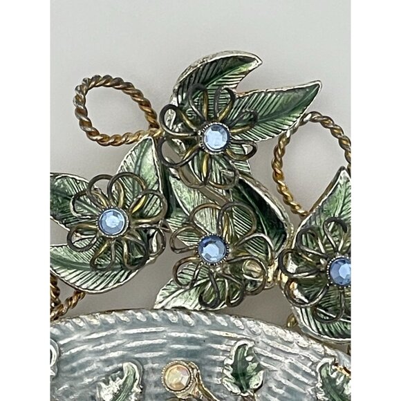 Vintage Brooch Flower Basket Pale Blue Flowers Vines Garland - Picture 2 of 11